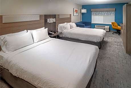 2 Queen Suite