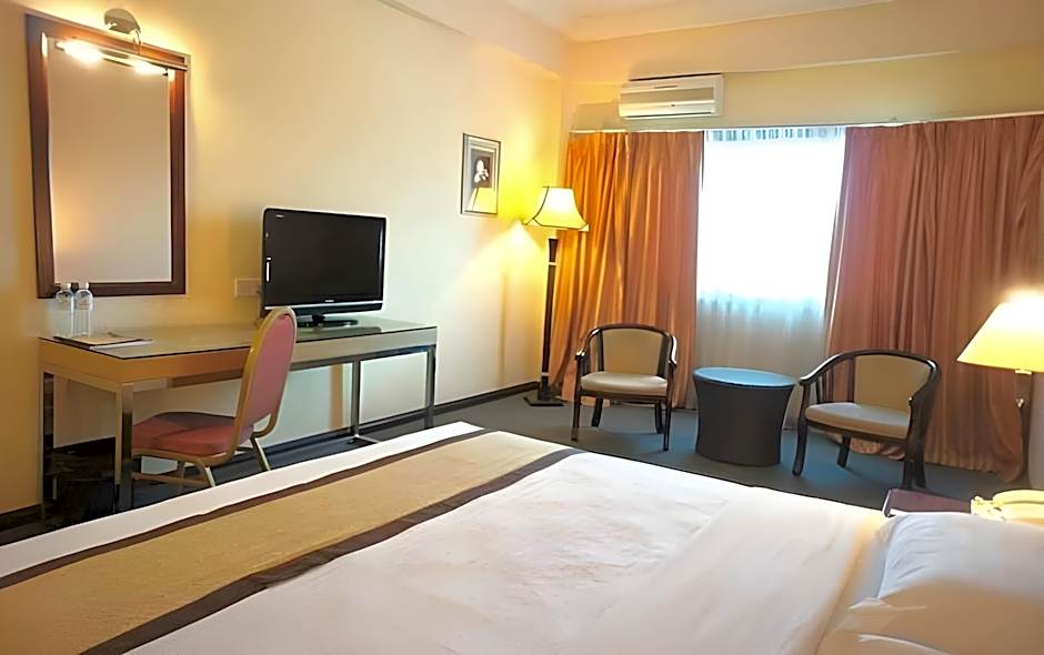 Tyng Garden Hotel