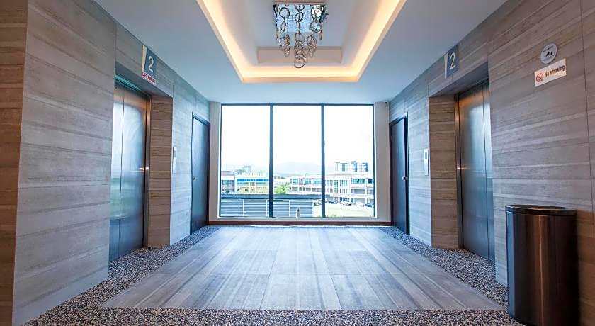 Lintas Platinum Hotel