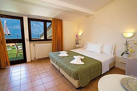 Superior Double or Twin Room with Terrace