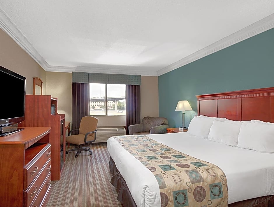 Ramada by Wyndham Houston Intercontinental Airport South