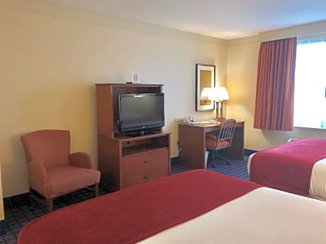 Accessible - 2 Queen Non-Smoking Comm Assistance Microwave Mini-Refrigerator Wi-Fi Full Breakfast