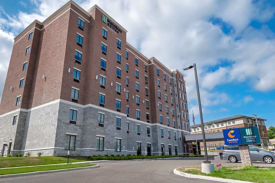 Comfort Suites Cincinnati University - Downtown