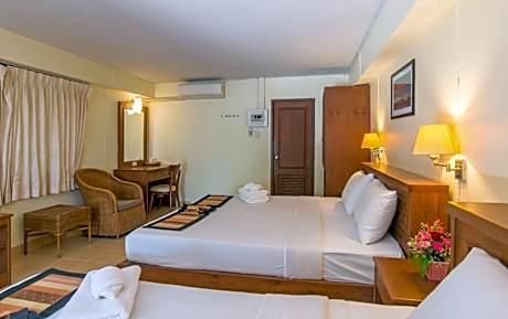 Triple Room with Garden View