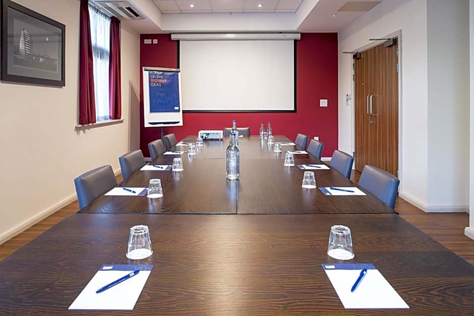 Holiday Inn Express Leicester By IHG