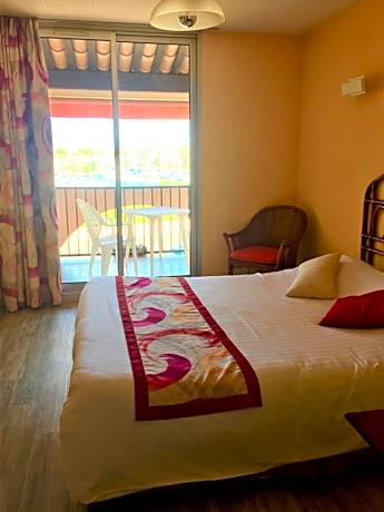 Chambre économique 1er étage avec terrasse et climatisation