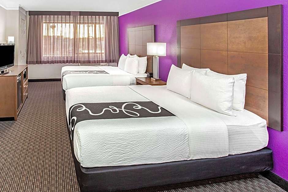 La Quinta Inn & Suites by Wyndham Lubbock West Medical Center