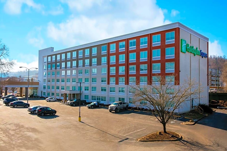 Holiday Inn Express Charleston-Civic Center