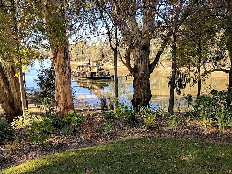 Moama Riverside Holiday Park