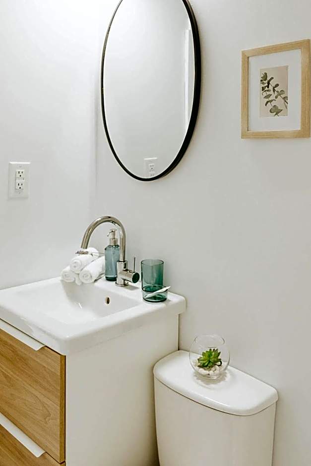 Naramata Courtyard Suites