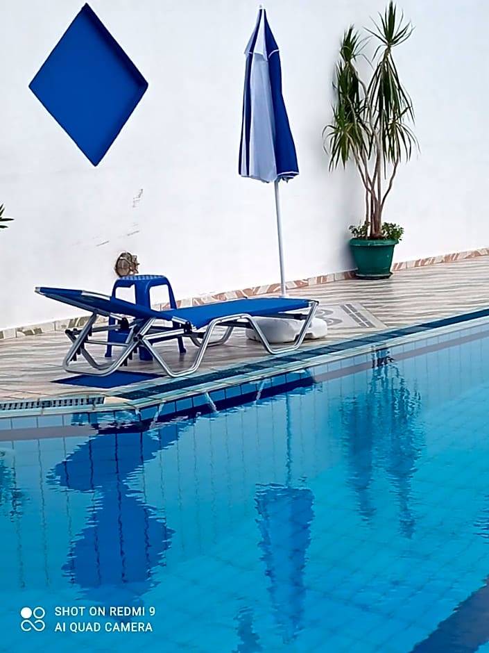 George Studios Stalis