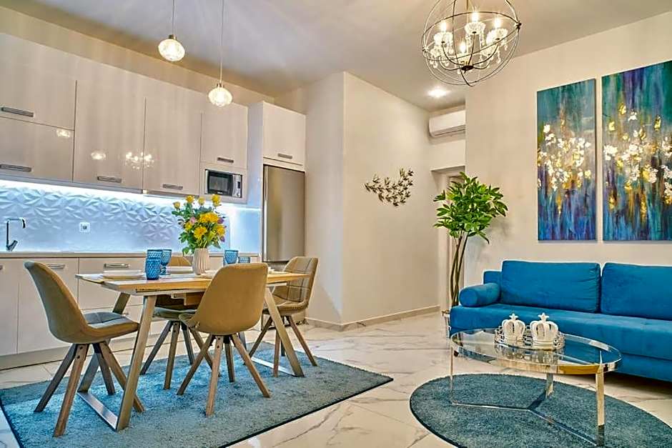 Modern Luxury Studio Near Beach & Old Harbor Fast WiFi Private Veranda