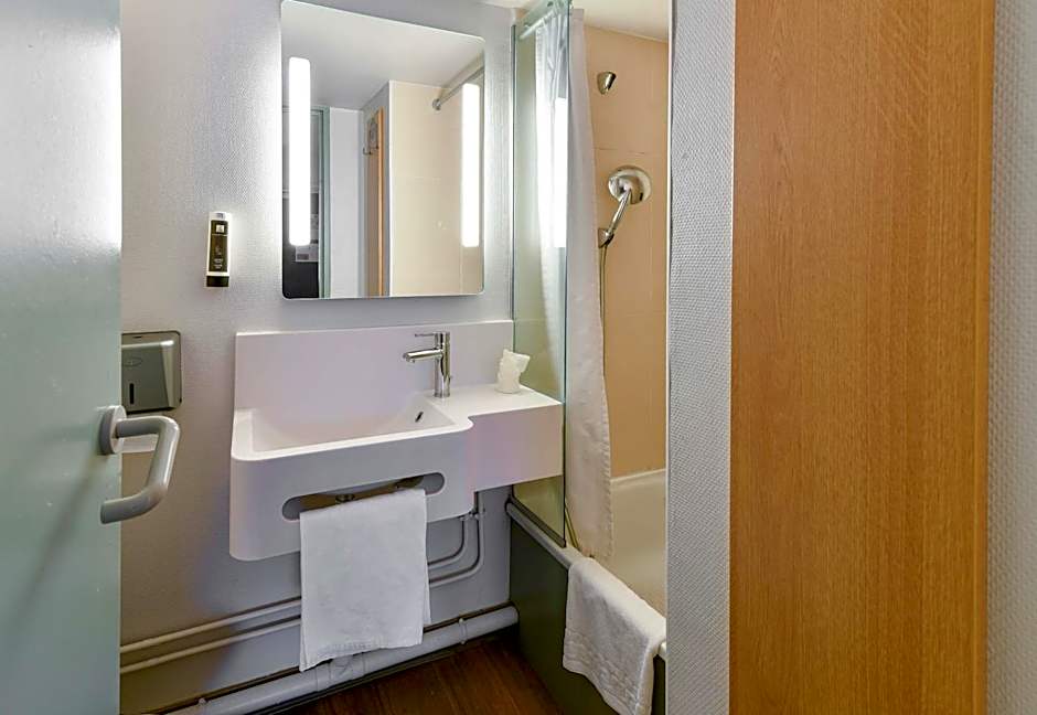 B&B HOTEL Toulouse Cité de l'Espace Mouchotte