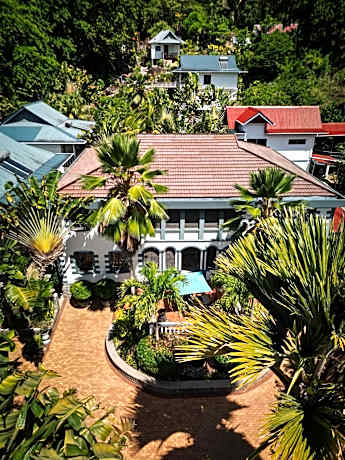 Chateau St Cloud Hotel