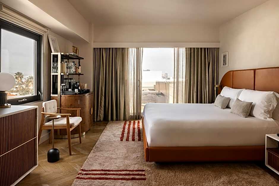 Sixty Beverly Hills