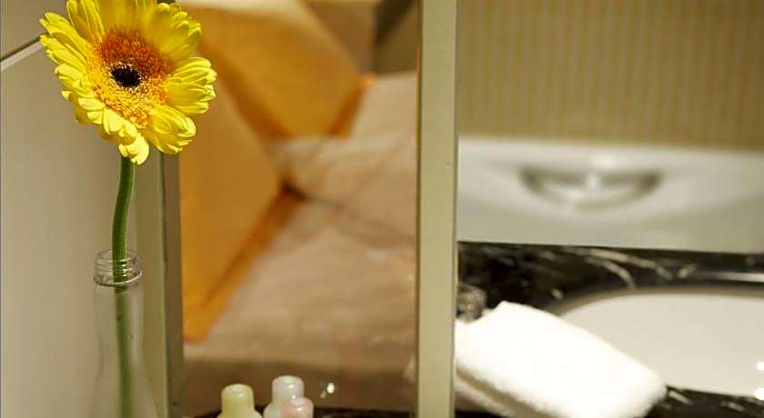 Cosmo Hotel Hong Kong