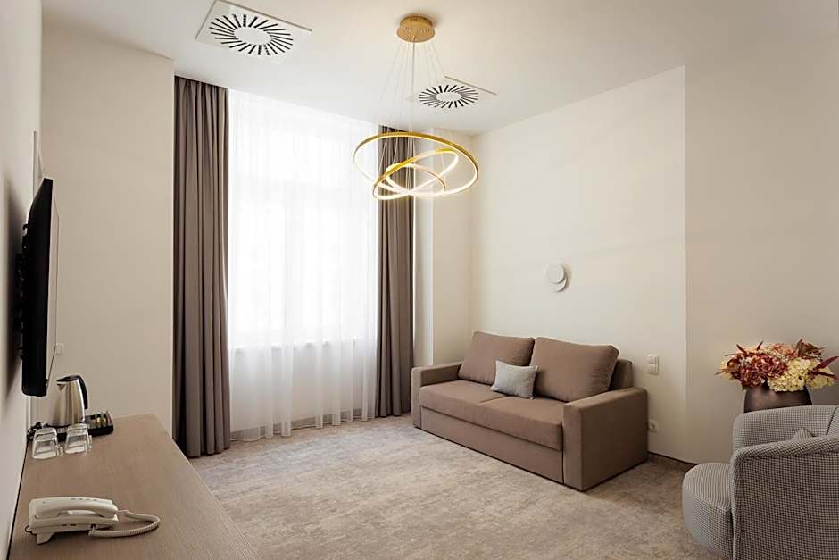 Mera Hotel