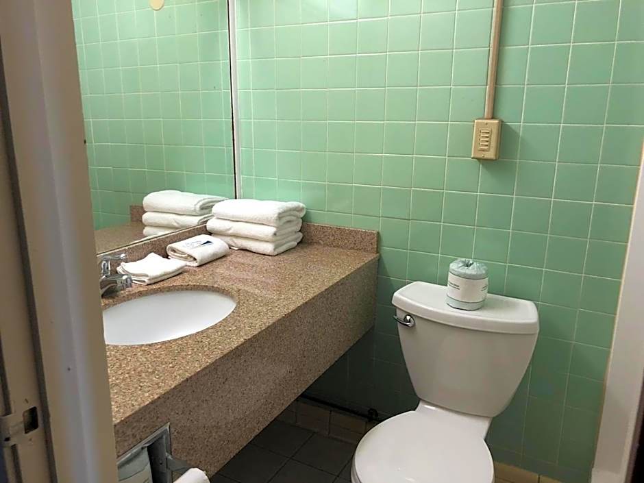 Red Carpet Inn Syracuse Airport