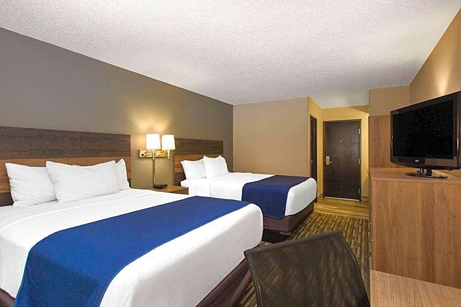 Days Inn & Suites by Wyndham Wisconsin Dells