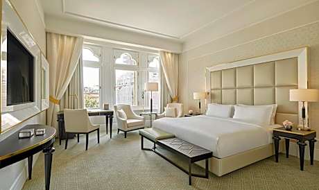 Premium King Room with City View