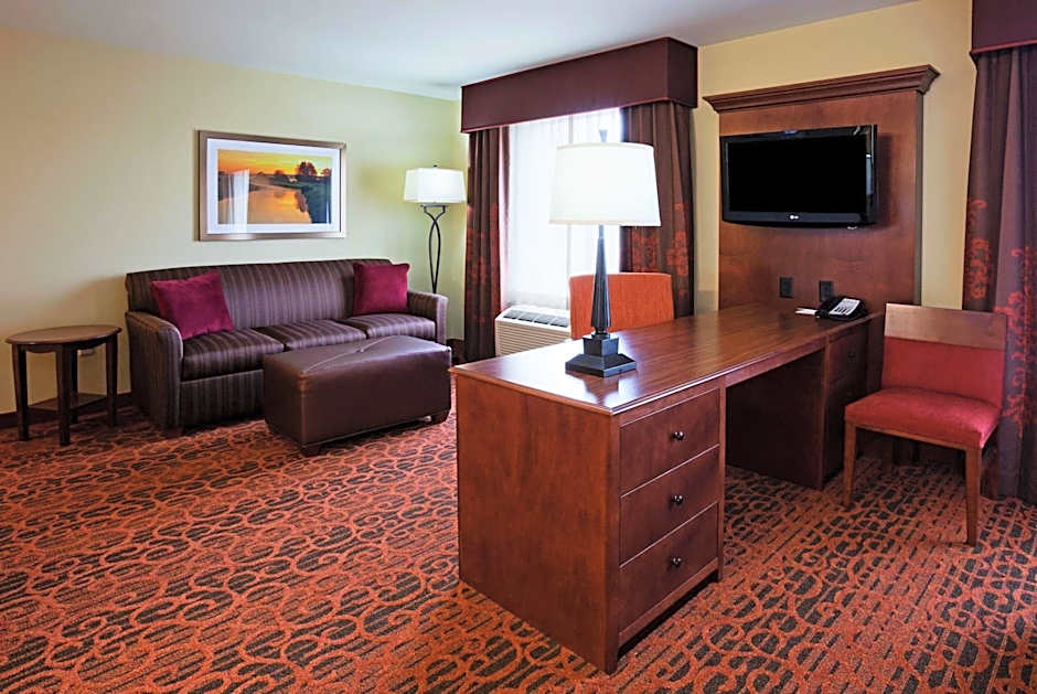 Hampton Inn By Hilton & Suites Minot