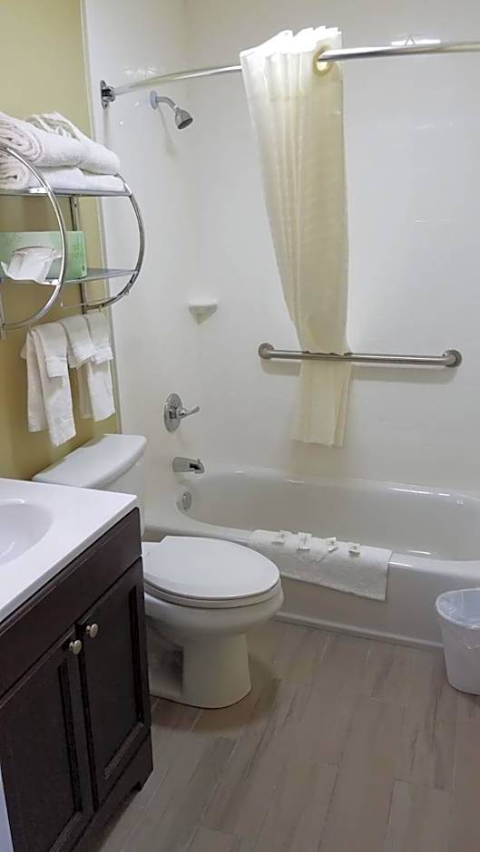 DuPont Suites - Louisville - St. Matthews