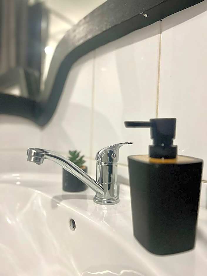 ALTiDude Ultra Central - Free Private Parking