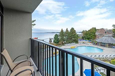 2 Queen Standard Pool View