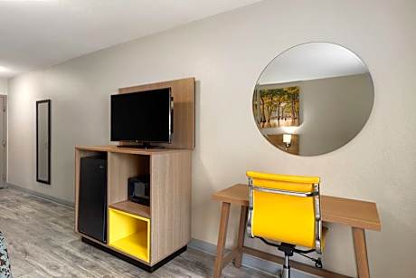 King Room - Non-Smoking