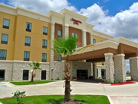 1 King Hearing Access Studio W/sofabed Ns Vis Firealrm/door/phn Alrt/sofabed/wetbar Microwv/fridge/f