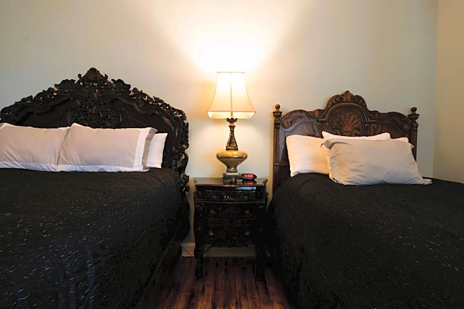 Oak Park Inn