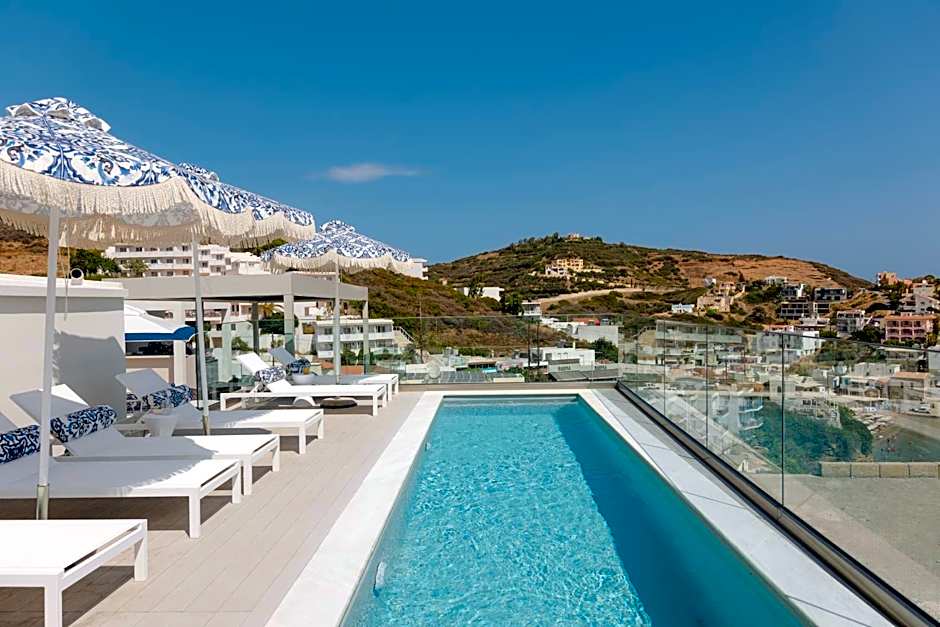 Golden Luxury Suites