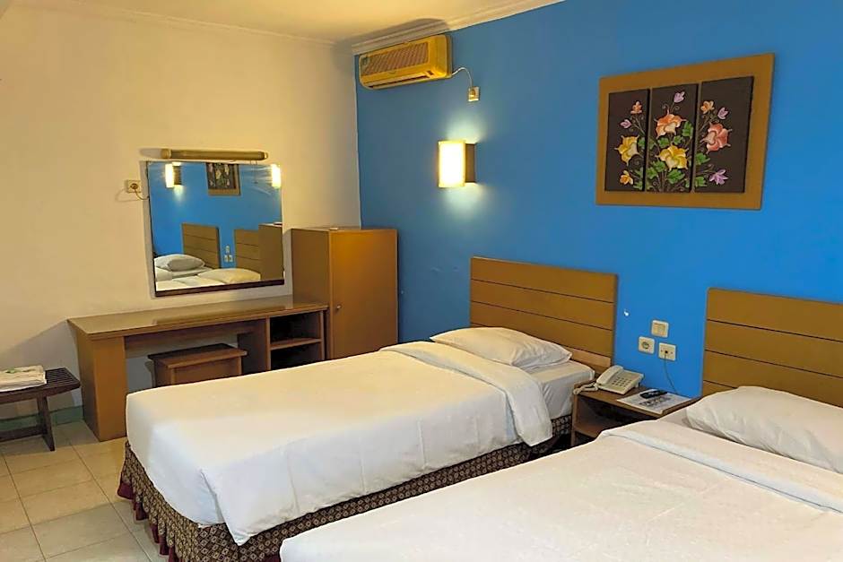 Hotel Lestari Near Lippo Plaza Mall Jember