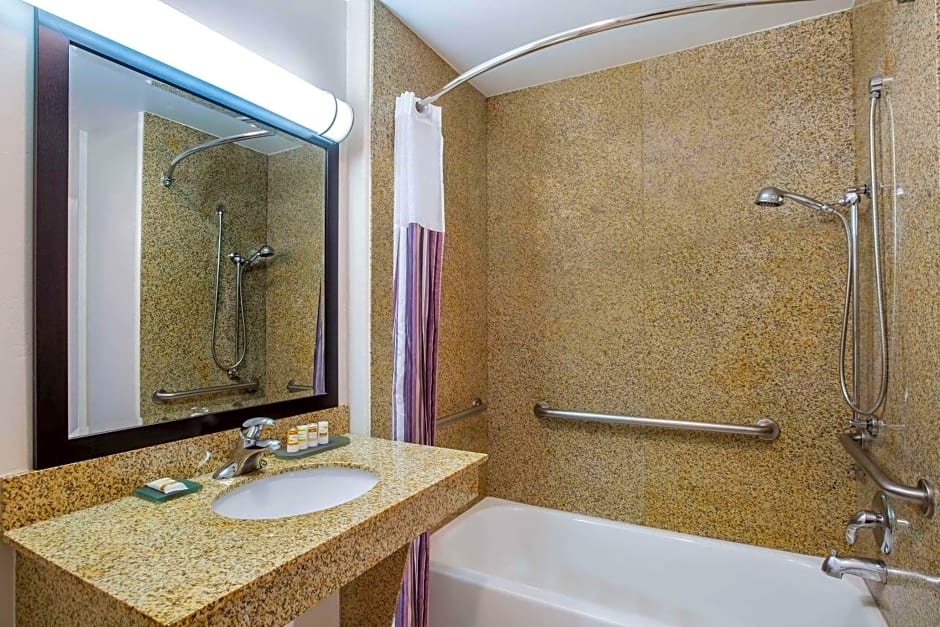 La Quinta by Wyndham Bakersfield North