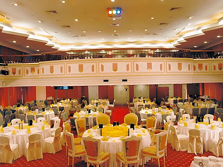 Merdeka Palace Hotel & Suites