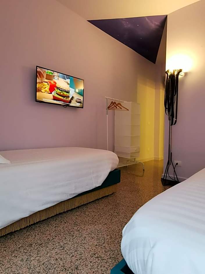 Red Carpet rooms