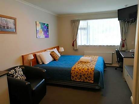 Super King Mini Studio