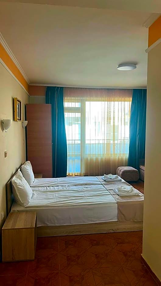 Family Hotel ADIA BLUE