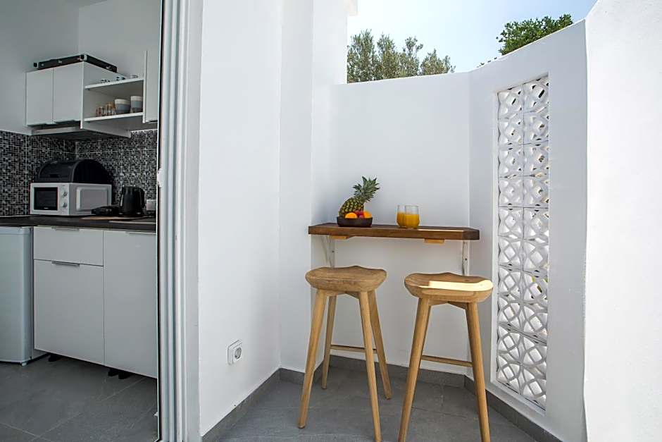 Calma Luxury Studios & Suites