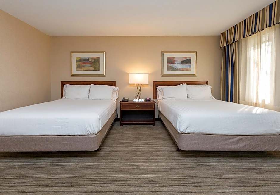 Holiday Inn Express Des Moines - At Drake University – Des Moines, IA