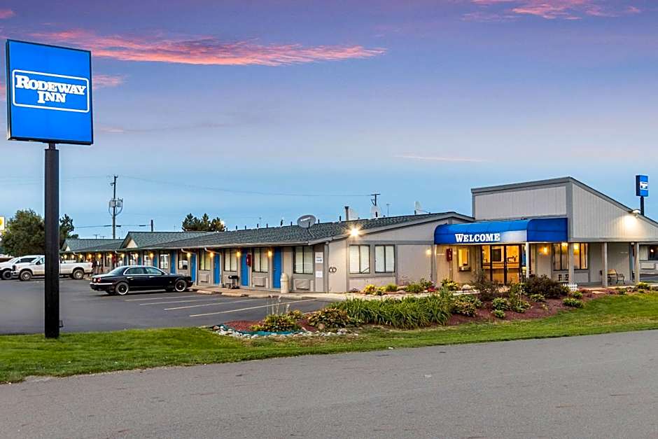 Rodeway Inn Near Hall of Fame