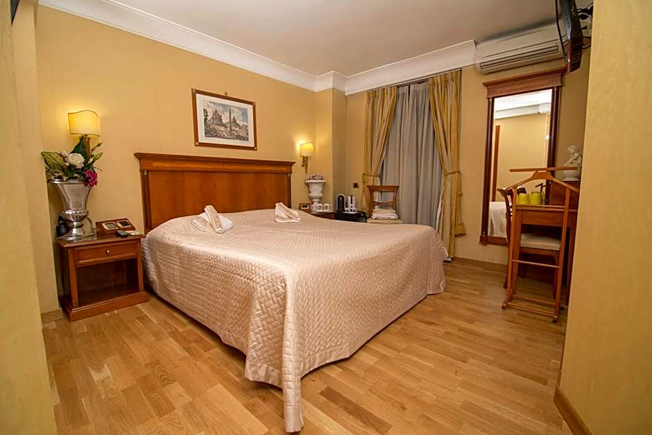 Luxury Rooms H 2000 Roma