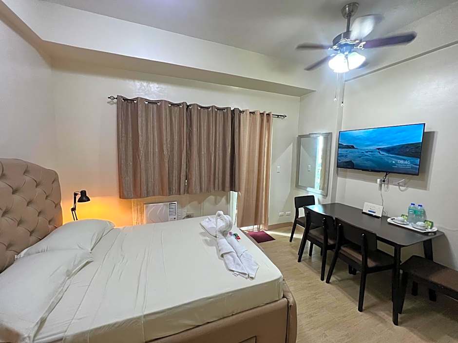 Iloilo Staycation with a Pool, Gym and Playroom