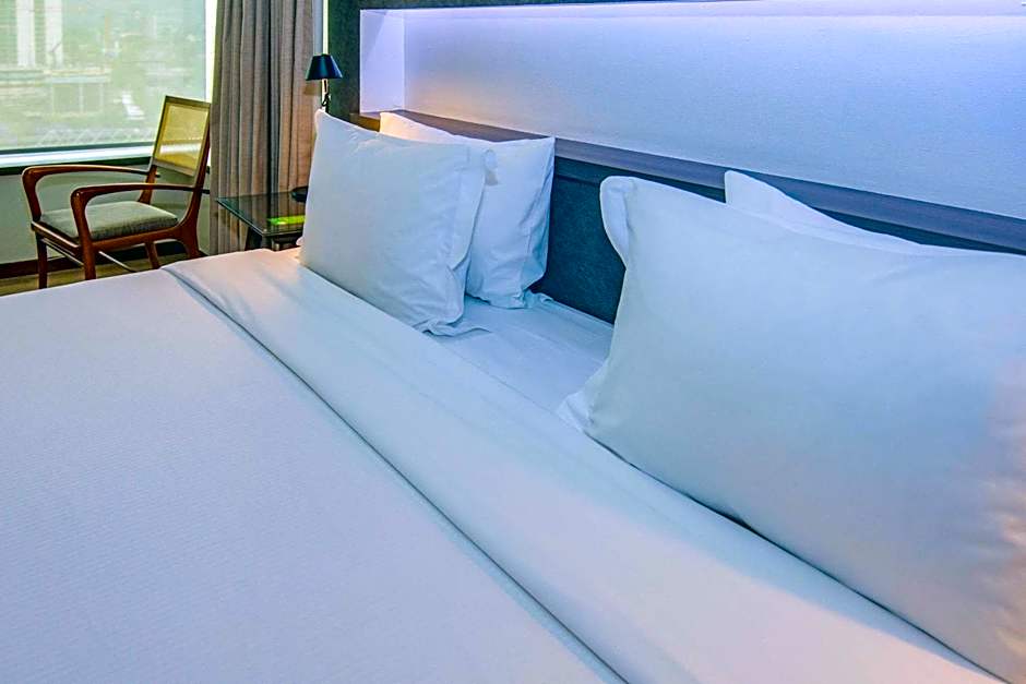 Radisson Blu Plaza El Bosque Santiago