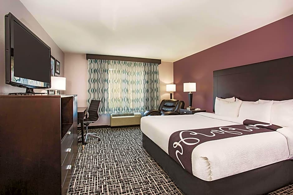 La Quinta Inn & Suites by Wyndham Russellville