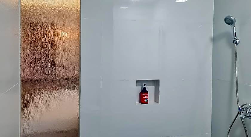 Sans Hotel Grand Sabaraya Cikampek