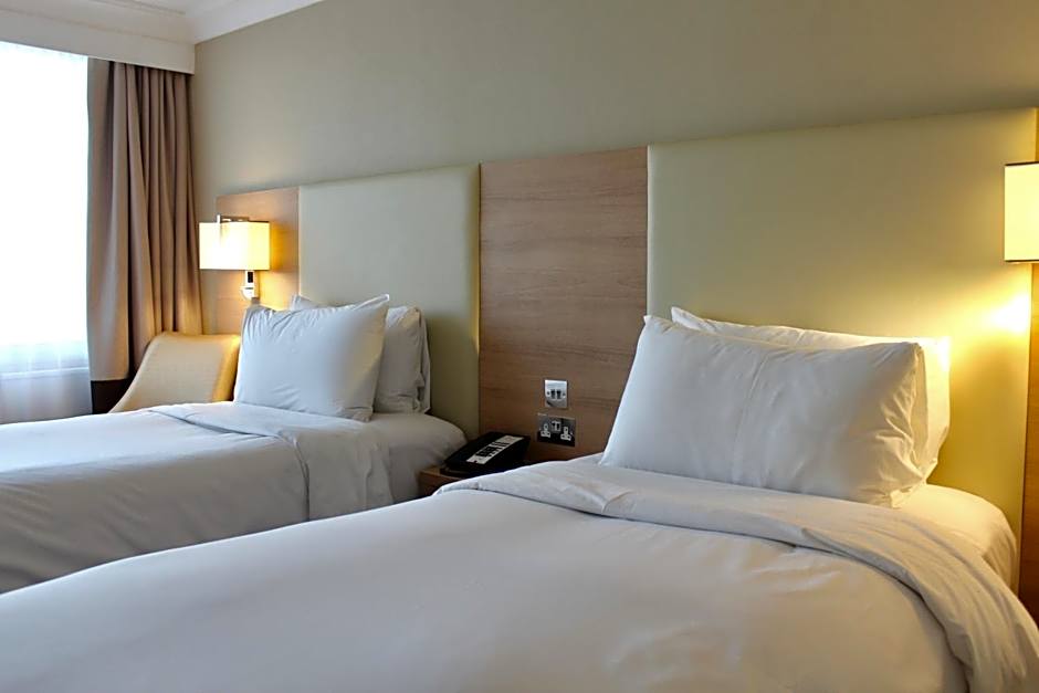 Renaissance by Marriott London Heathrow Hotel