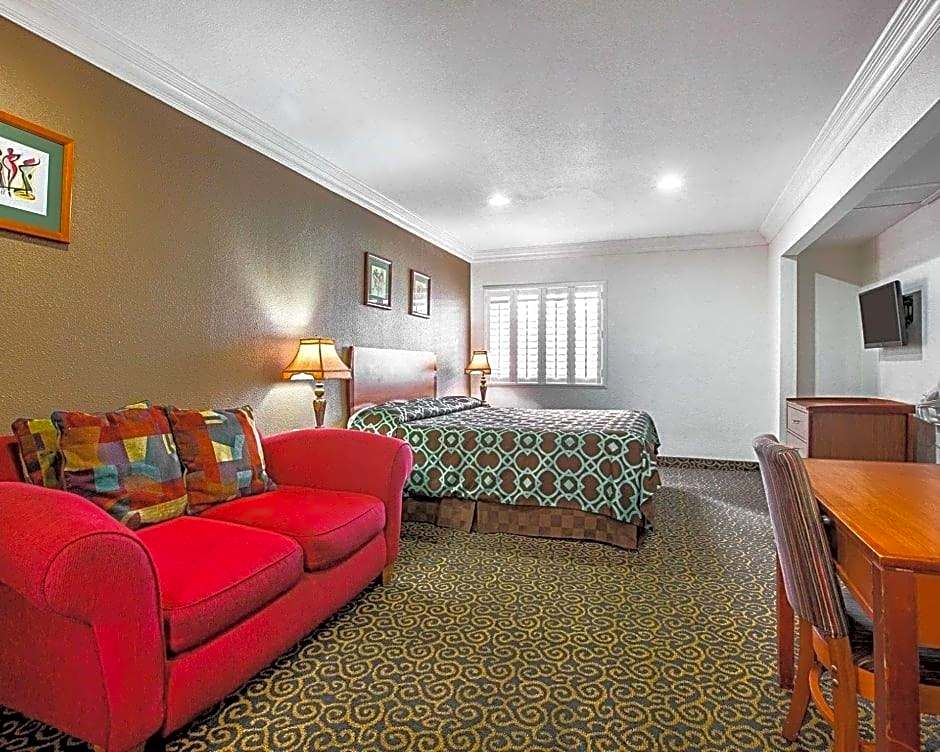 Motel 6-Anaheim, CA - Convention Center
