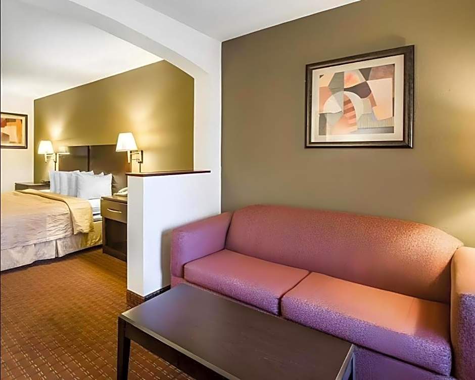 Quality Inn & Suites Panama City
