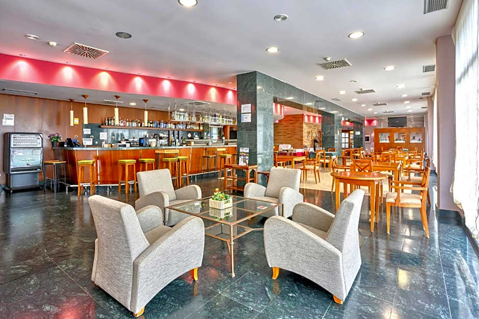 Hotel Villa De Almazan